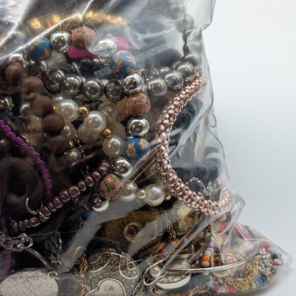 Jewelry Lot Xaria Repurpose Bag Over 4 Pounds Beads & Possible Wearable Pieces - Picture 1 of 10